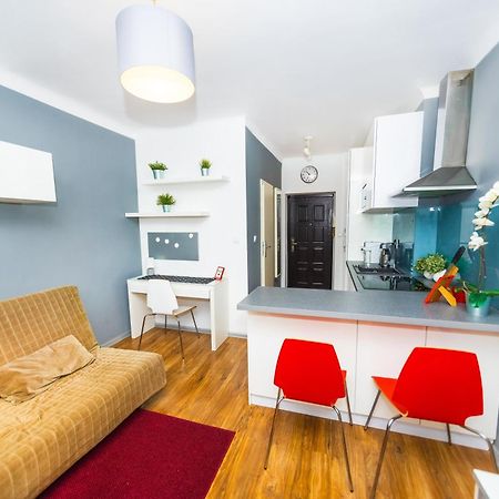 Cozy Studio Next To The Metro And City Center Варшава Экстерьер фото