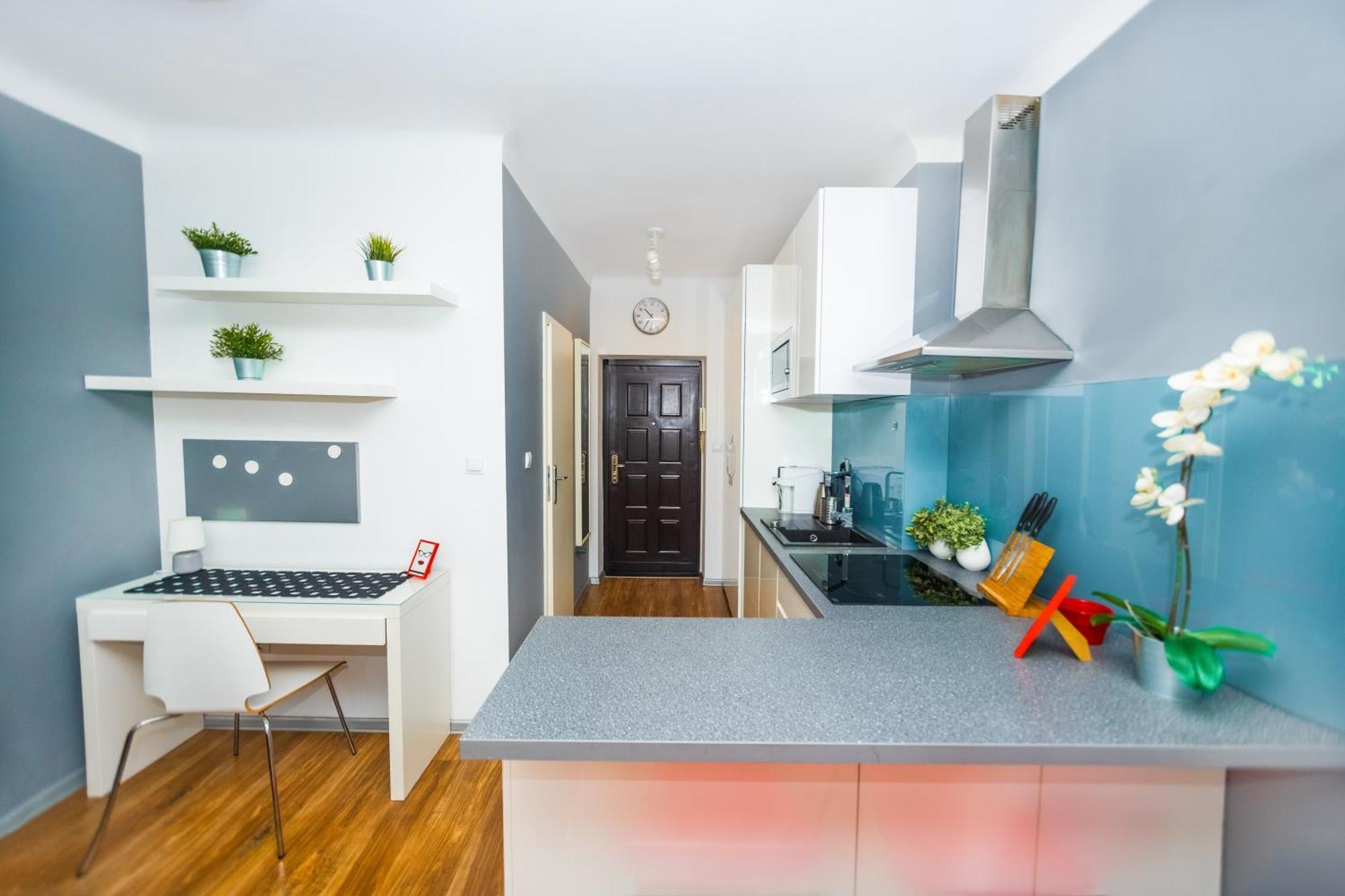 Cozy Studio Next To The Metro And City Center Варшава Экстерьер фото