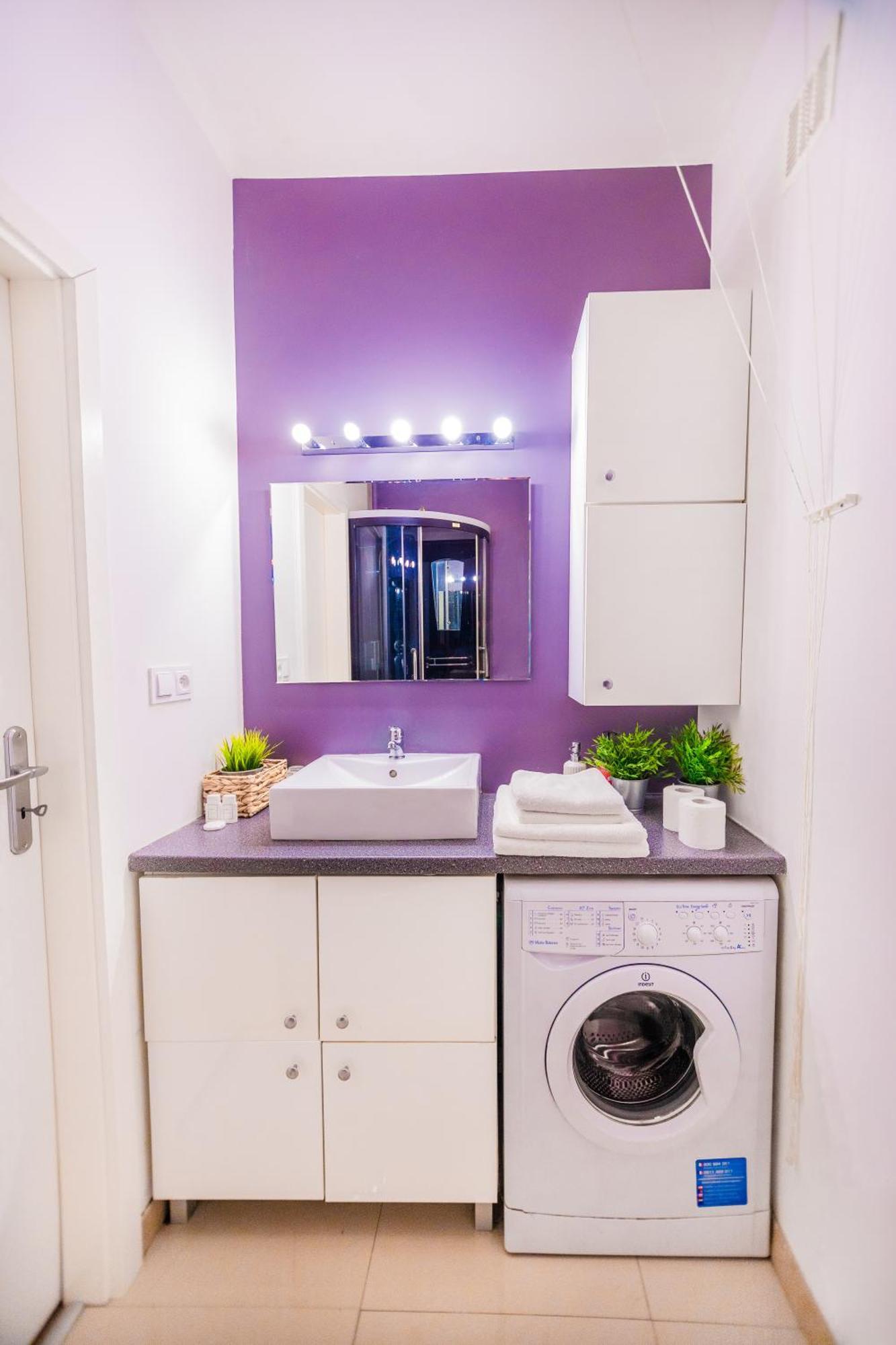 Cozy Studio Next To The Metro And City Center Варшава Экстерьер фото