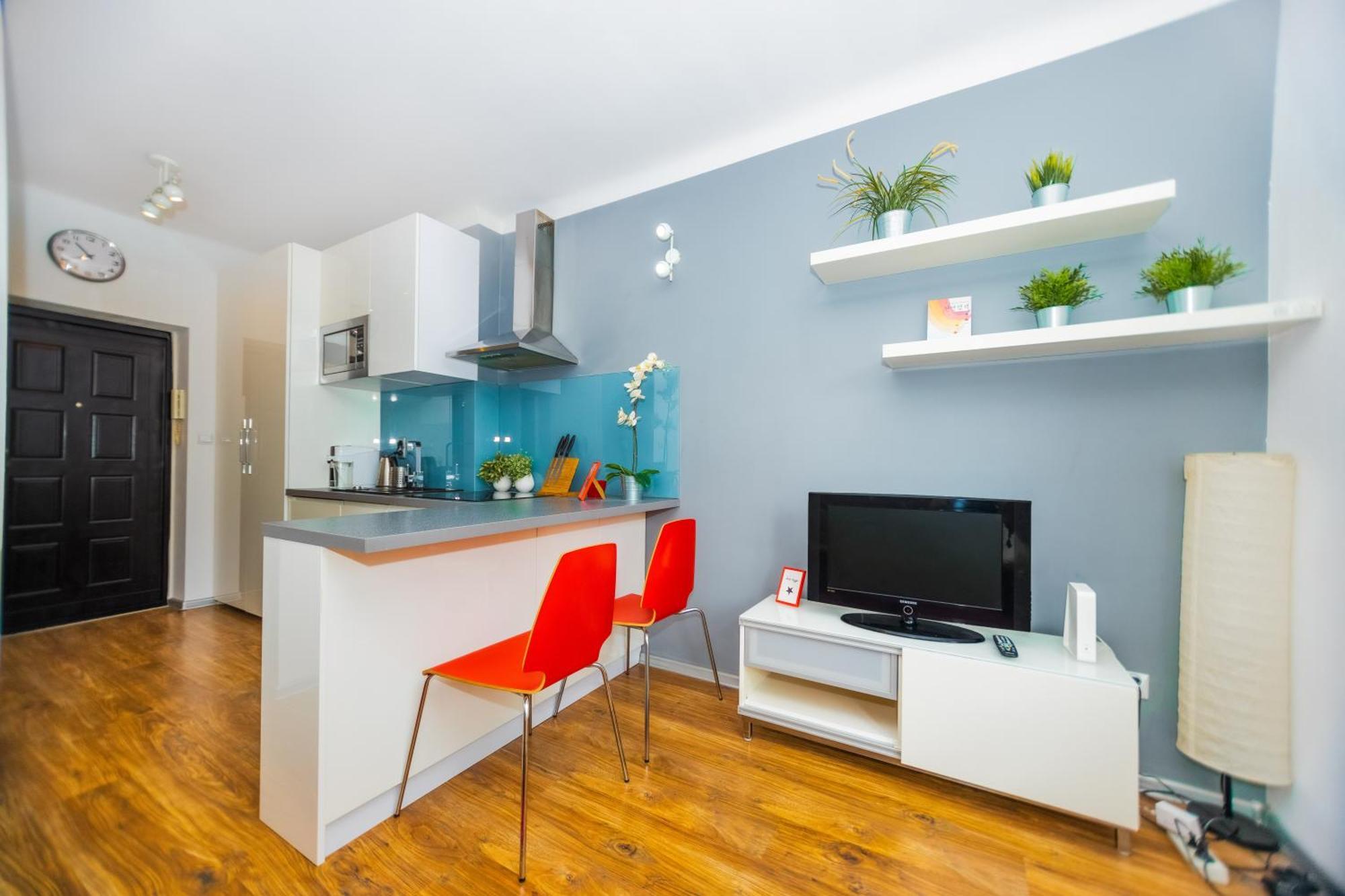 Cozy Studio Next To The Metro And City Center Варшава Экстерьер фото