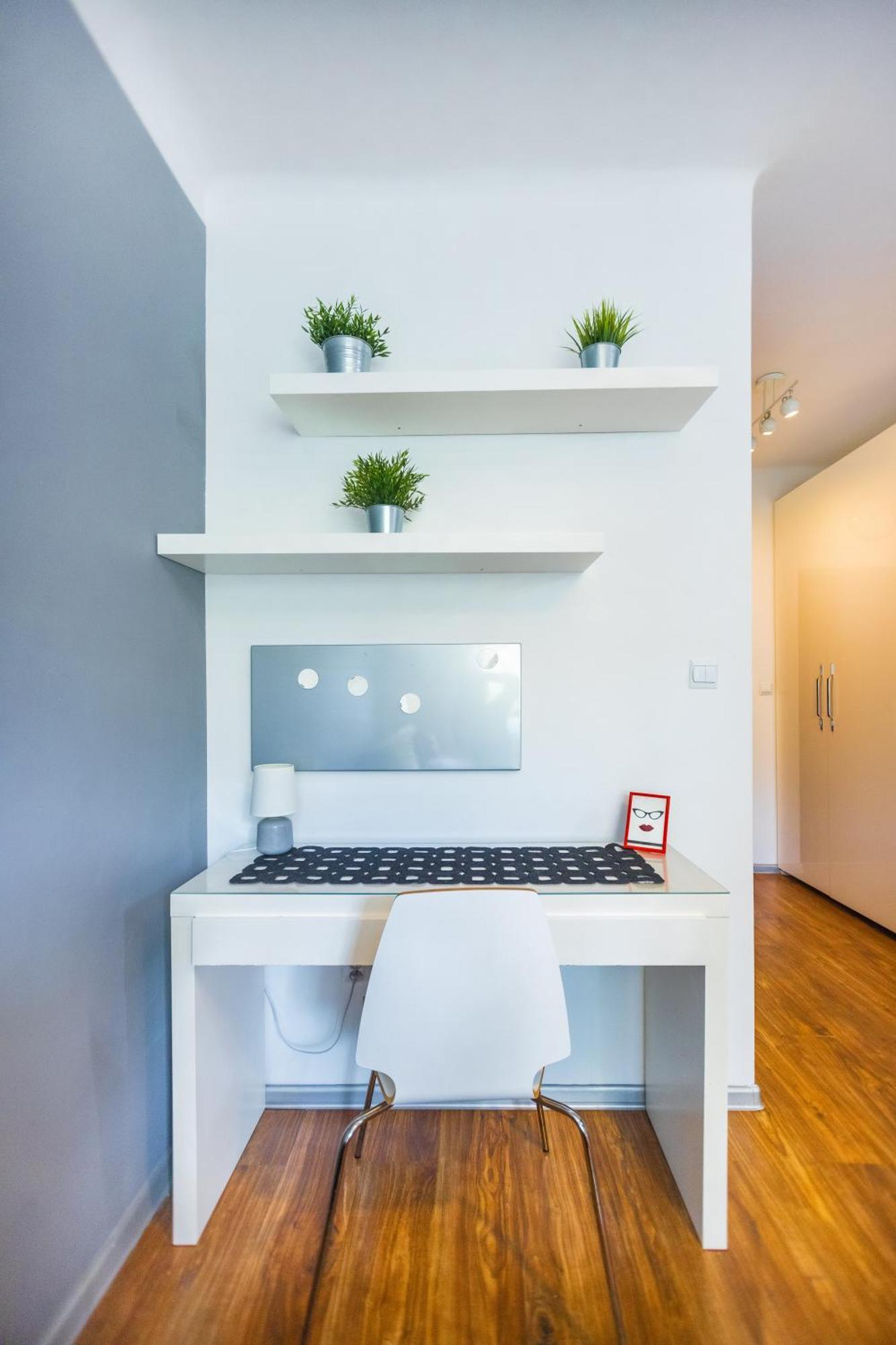Cozy Studio Next To The Metro And City Center Варшава Экстерьер фото