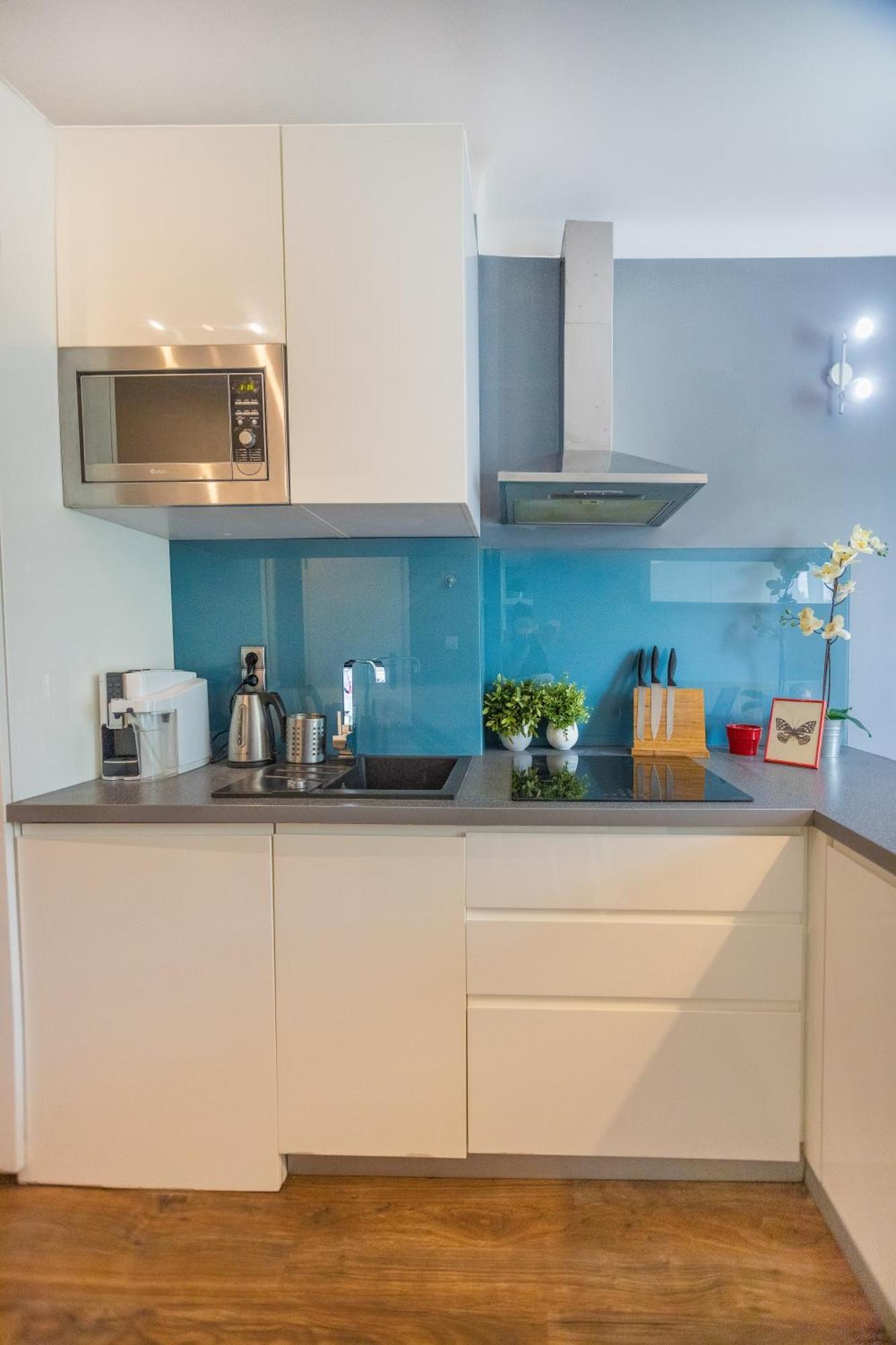 Cozy Studio Next To The Metro And City Center Варшава Экстерьер фото
